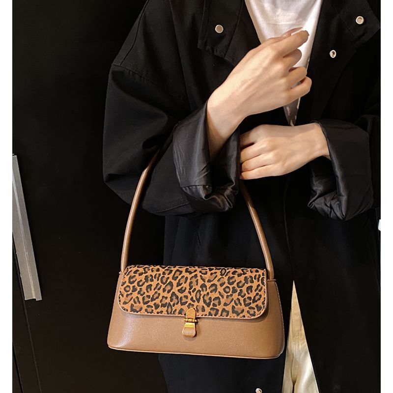 High-End Baguette Underarm for Women 2025 Autumn New Super Popular Leopard Print Stylish Single Shoulder Bag Fashionable Elegant Handbag