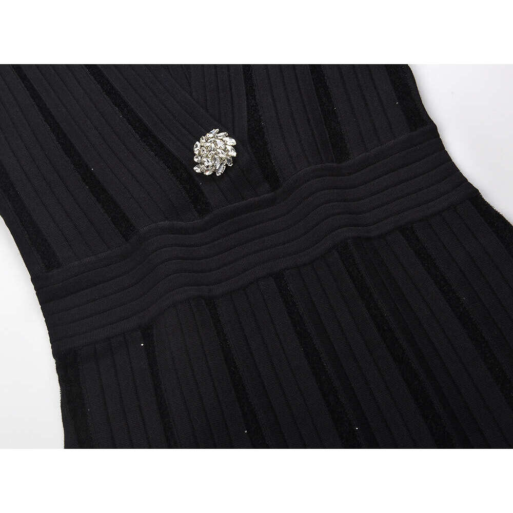 2026 spring and summer new designer elegant slim k30 fit V-neck sleeveless dress with rhinestone buttons FC and ribs