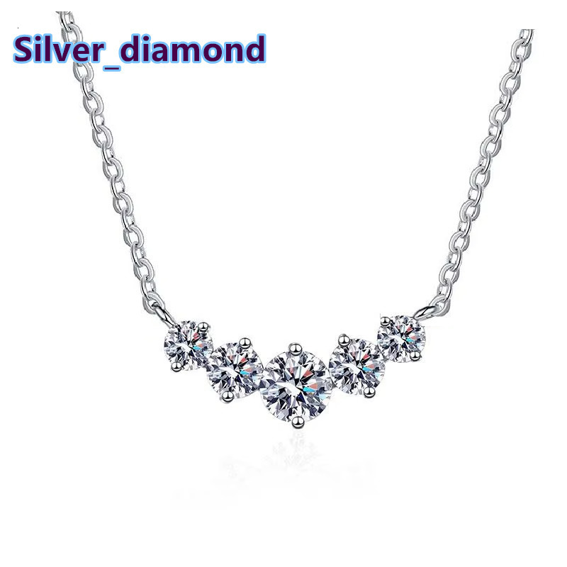 S925 17 Karat D Moissanite Necklace Women Female Simple Smile Seven Princess Pendant Wedding Suitable Made 925 Sterling Silver