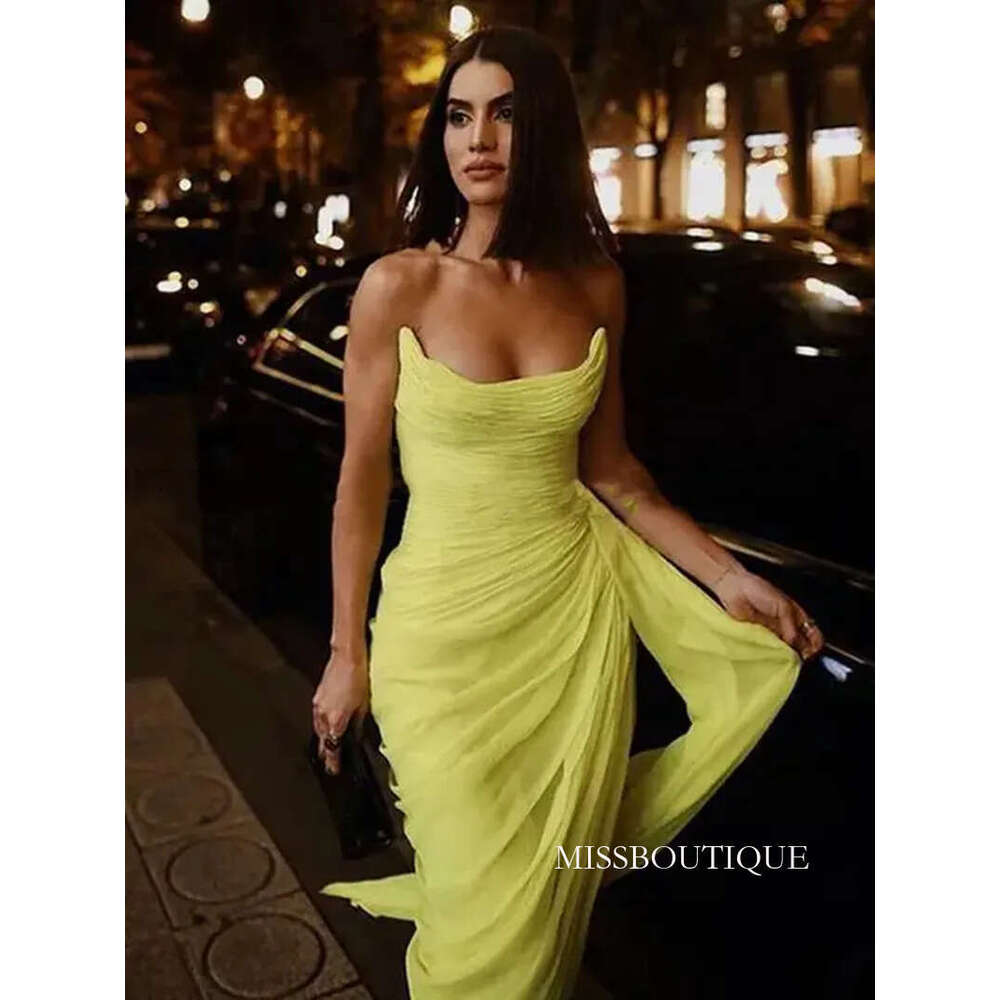 Sexy Pleats Mermaid Prom Dresses Strapless Slim Chiffon Special Occasion Gown With Peplum Light Yellow Sleeveless Long Evening Dress For Women D0330