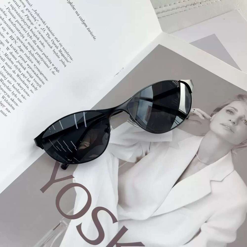 New Y2k Hot Girl Women UV Protection Curved High-End Trendy Sunglasses Suitable For Street Photography