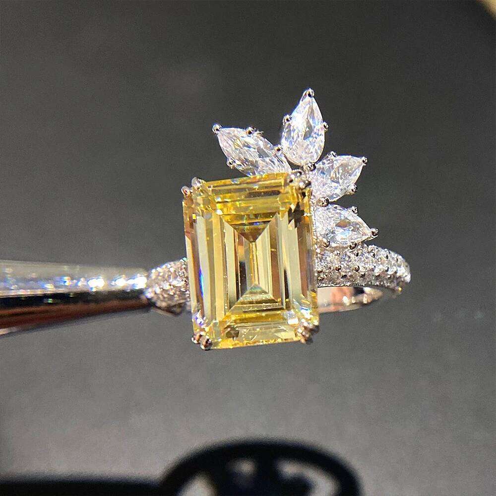 Jewelry Ring Arrival Luxury Women Cubic Zirconia Rings Bling Geometric Square Yellow CZ Ring Wedding Party Aesthetic Lady Jewelry Visionice