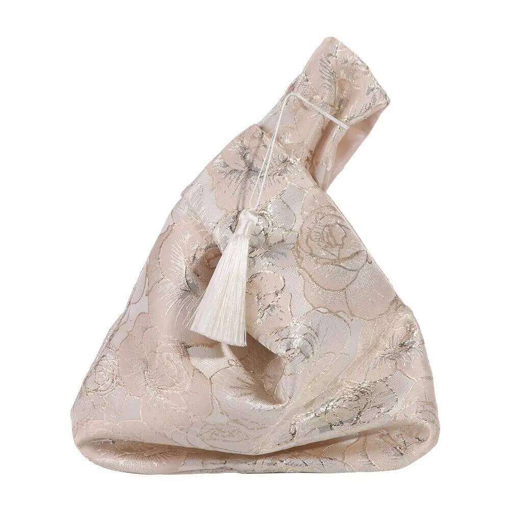 Chinese Embroidery Bags Lunch Temperament Cosmetic New Chinese Style Handbag Cheongsam Accessories Tassel Knot Wrist Bag Small Item Pouch