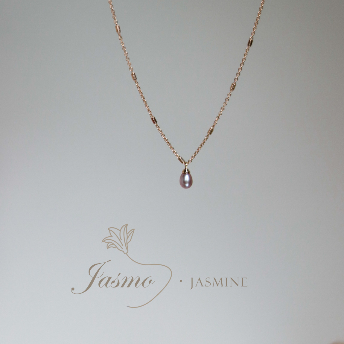 Designer luxury Original Niche Design Natural Freshwater Pearl Versatile Simple Layered Necklace for Women Light Luxury High-end Clavicle Necklace for
