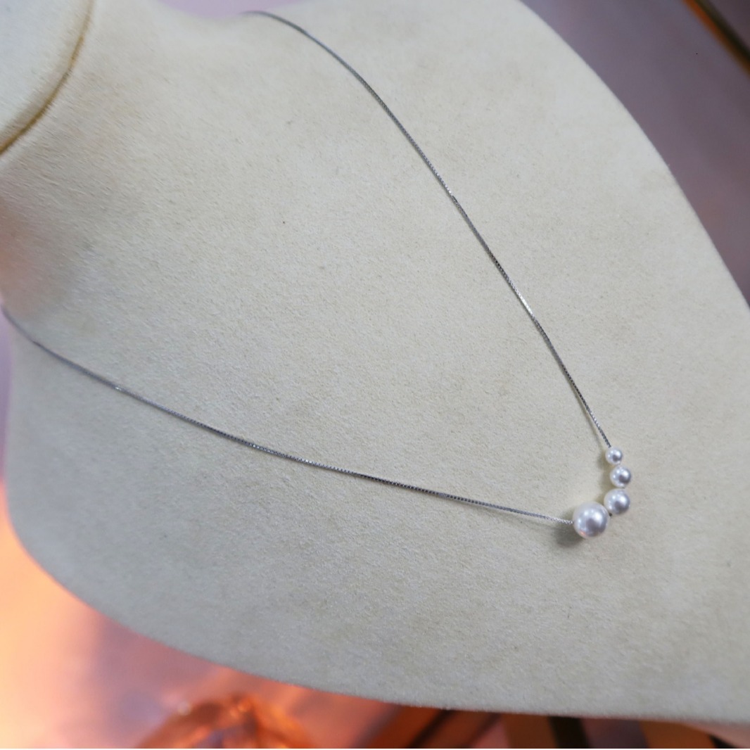 Designer luxury Gradient Pearl Necklace for Women Fashion Design High-end 925 Silver Collarbone Chain Elegant Socialite Choker Niche