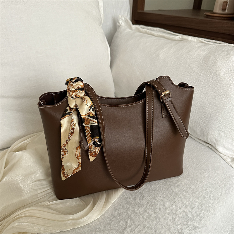 Free Shipping High Value Highly stylish silk scarf handbag, 2025 spring new model, versatile ins shoulder underarm bag, vintage commuter tote bag