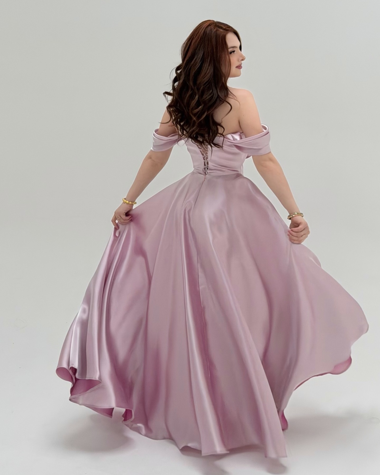 Glamorous Prom Dresses Sweetheart Off Shoulder Sequins Beads Appliques Satin Customized Sweep Train Evening Party Vestido De Noite