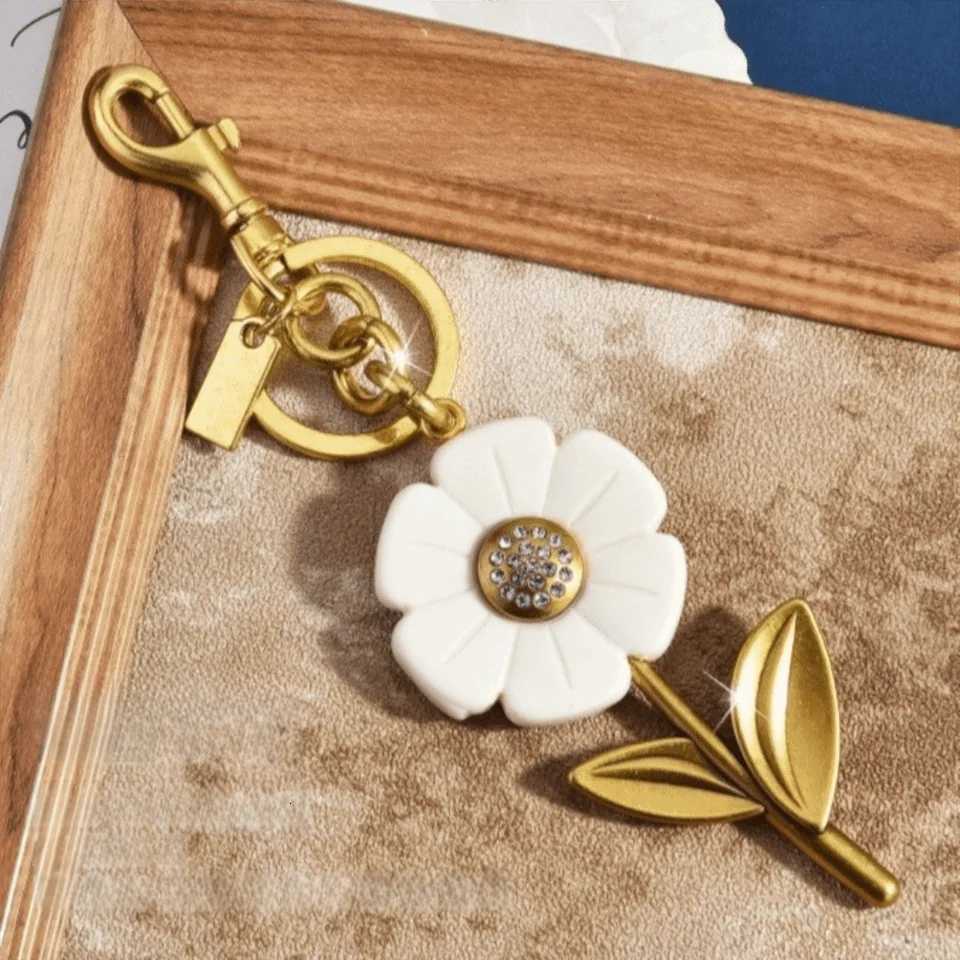 Cute Floral Flower Bag Pendant Alloy Gold Handbag Decor Backpack Decoration Bag Charm Car Key Chain Gifts Z260330