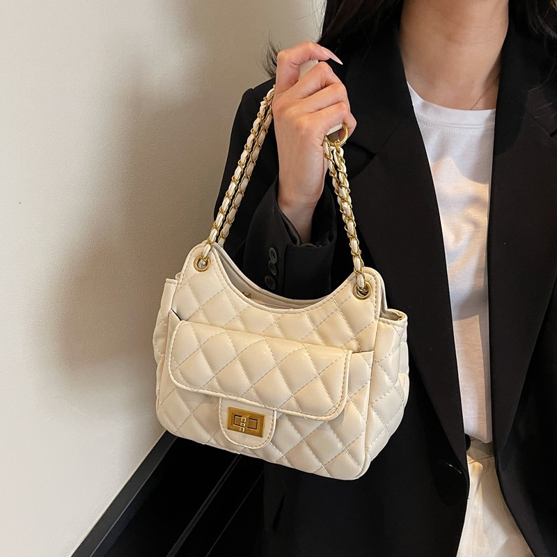 High-Quality Textured Diamond Chain Underarm for Women 2024 New Trendy Versatile Popular Small Square Single Shoulder Crossbody Bag