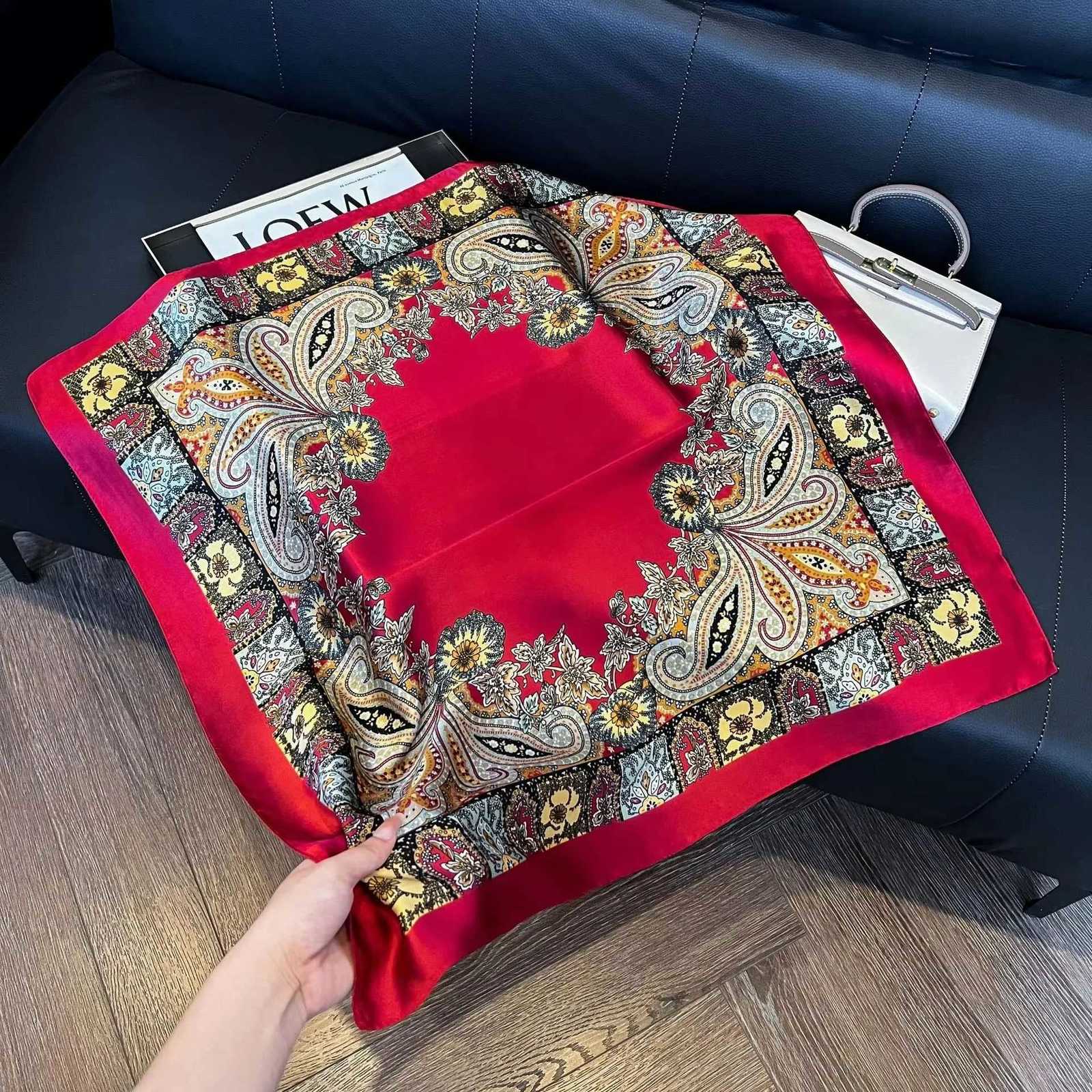 2026 New Retro Print Cashew Scarf Women Simulated Silk Hijab Versatile Neckerchief Satin Shawl Bag Ribbon Headband Wraps Bandana Z260330