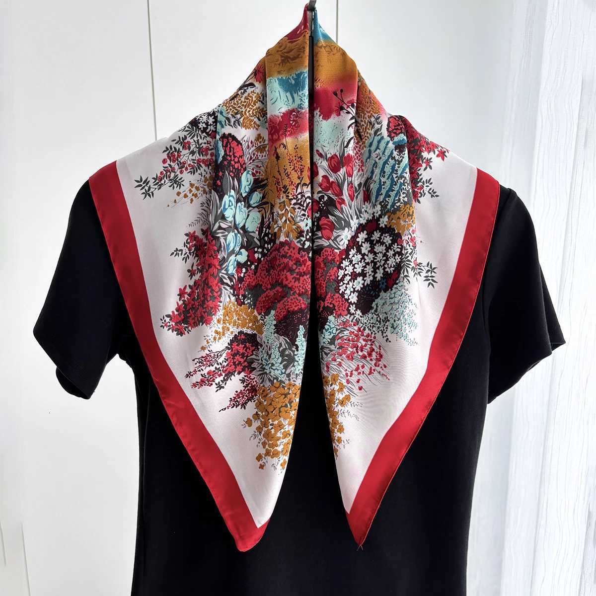 LuxuryBrand2025ChainPrintSquareSilkScarfforWenHijabHairBands70cmNeckerchiefFemSatinShawlRibbonband X260328