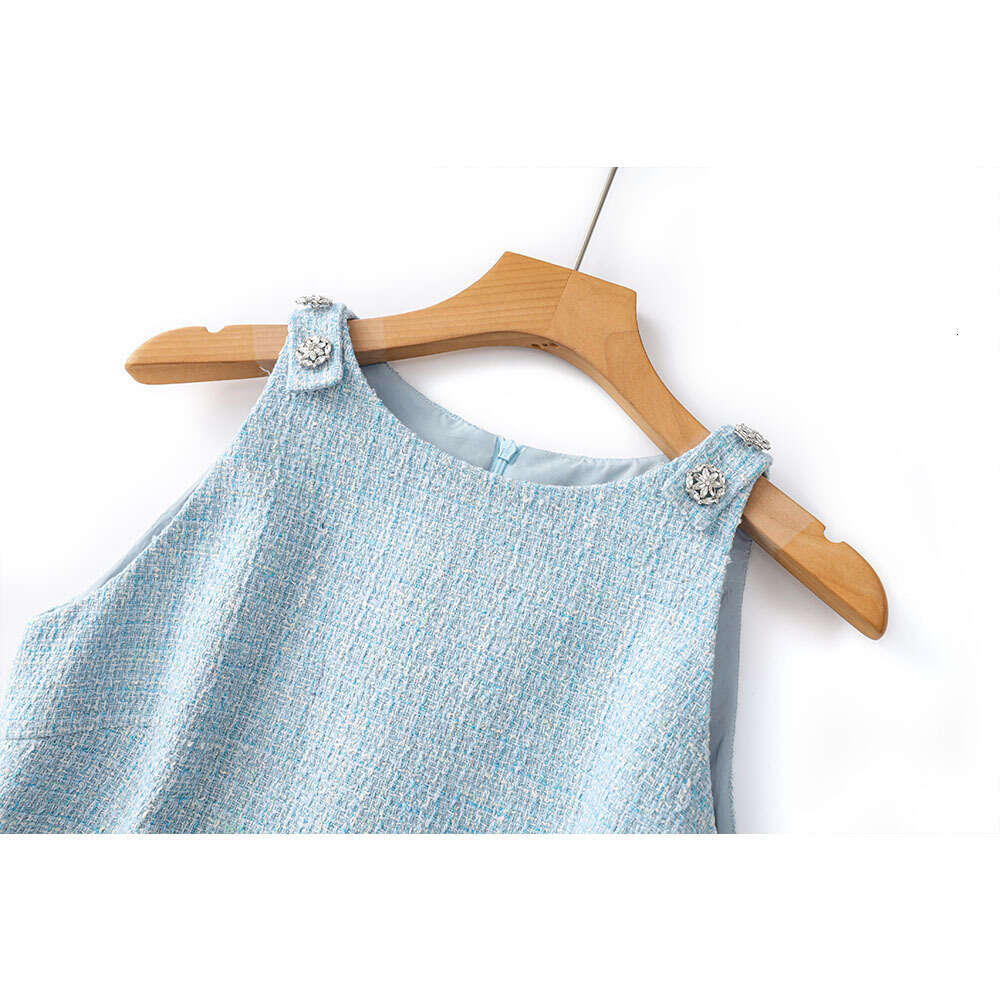 High A10 quality woolen summer designer refreshing off shoulder sleeveless vest slim fit social style tight dress