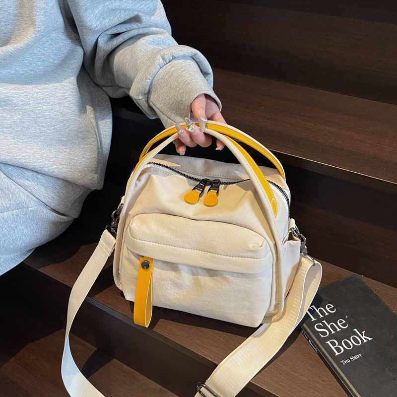 Japanese-style casual lightweight versatile nylon small 2025 new fashion shoulder crossbody bag commuter handbag