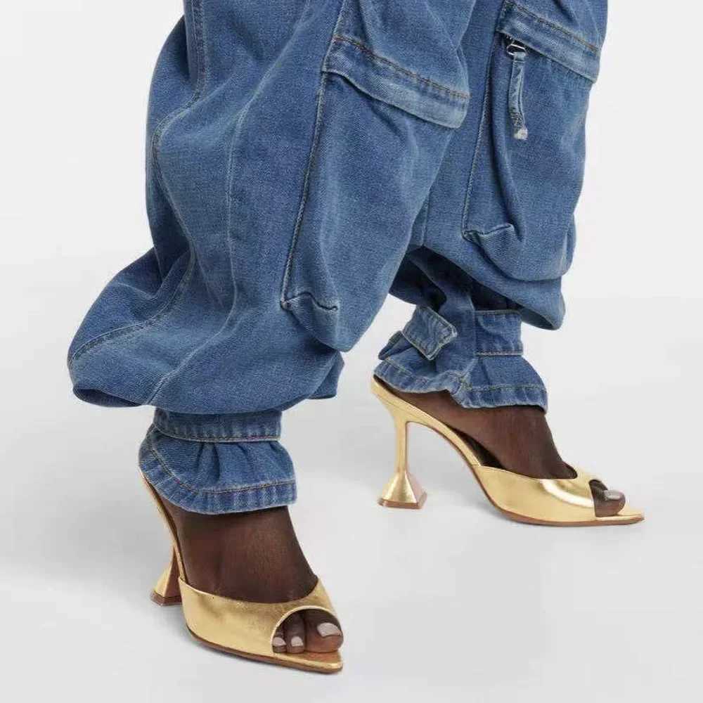 2024 New Pointed Fish Mouth Sandals Fashionable Womens Shoes Wine Glasses and Gold Slippers Z260330