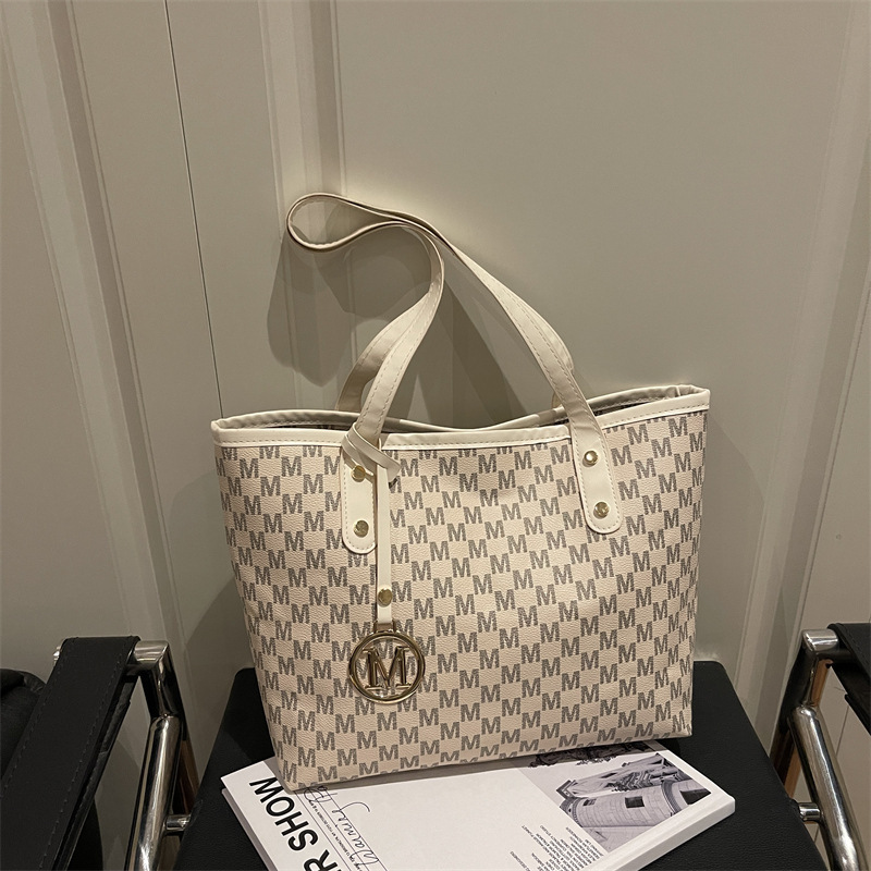 Free Shipping High Value Monogram Tote Bag for Women Large Capacity Shoulder Bag Casual M Letter Handbag