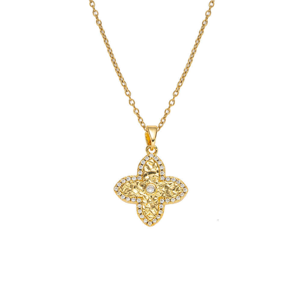 Light Luxury Collarbone Chain Accessories for Women Flower Four-Leaf Clover Necklace European and American Fashion High-End Jewelry