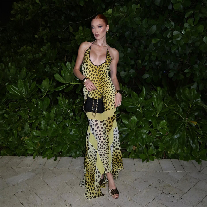 2026 New Summer Style Sexy Digital Print Halter Neck Hollow Out Backless High Waist Slim Dress