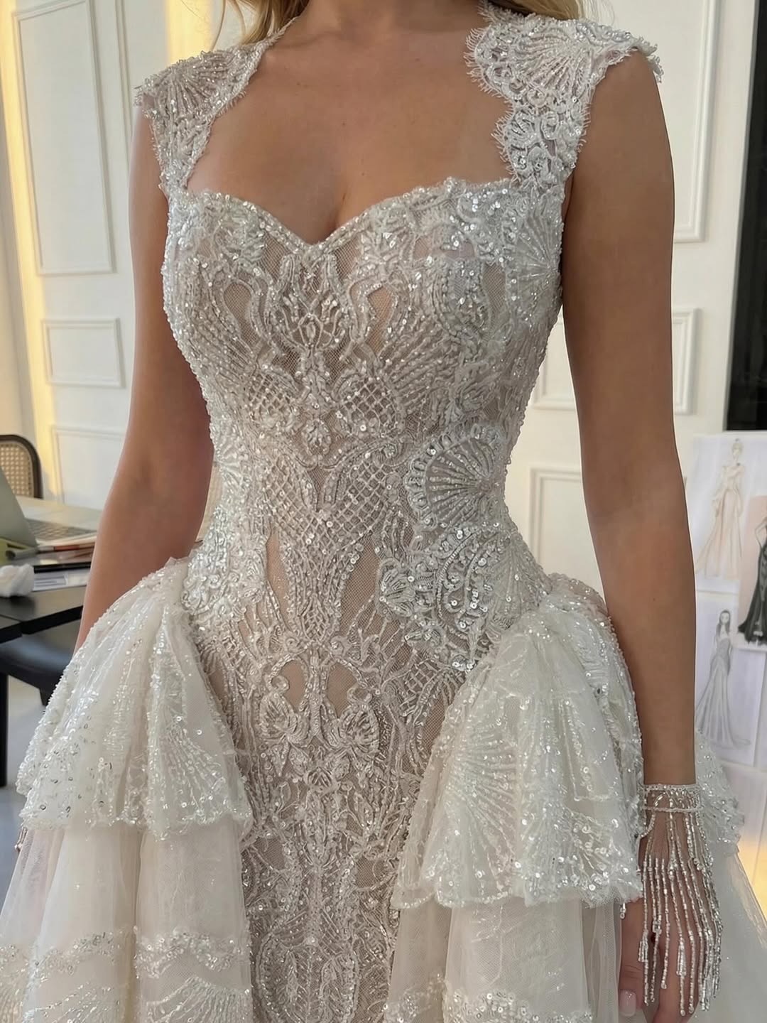 Luxury Ball Gown Wedding Dresses Sexy Sweetheart Sequin Beads Appliques Lace Bridal Gowns Sweep Train Customized Robe