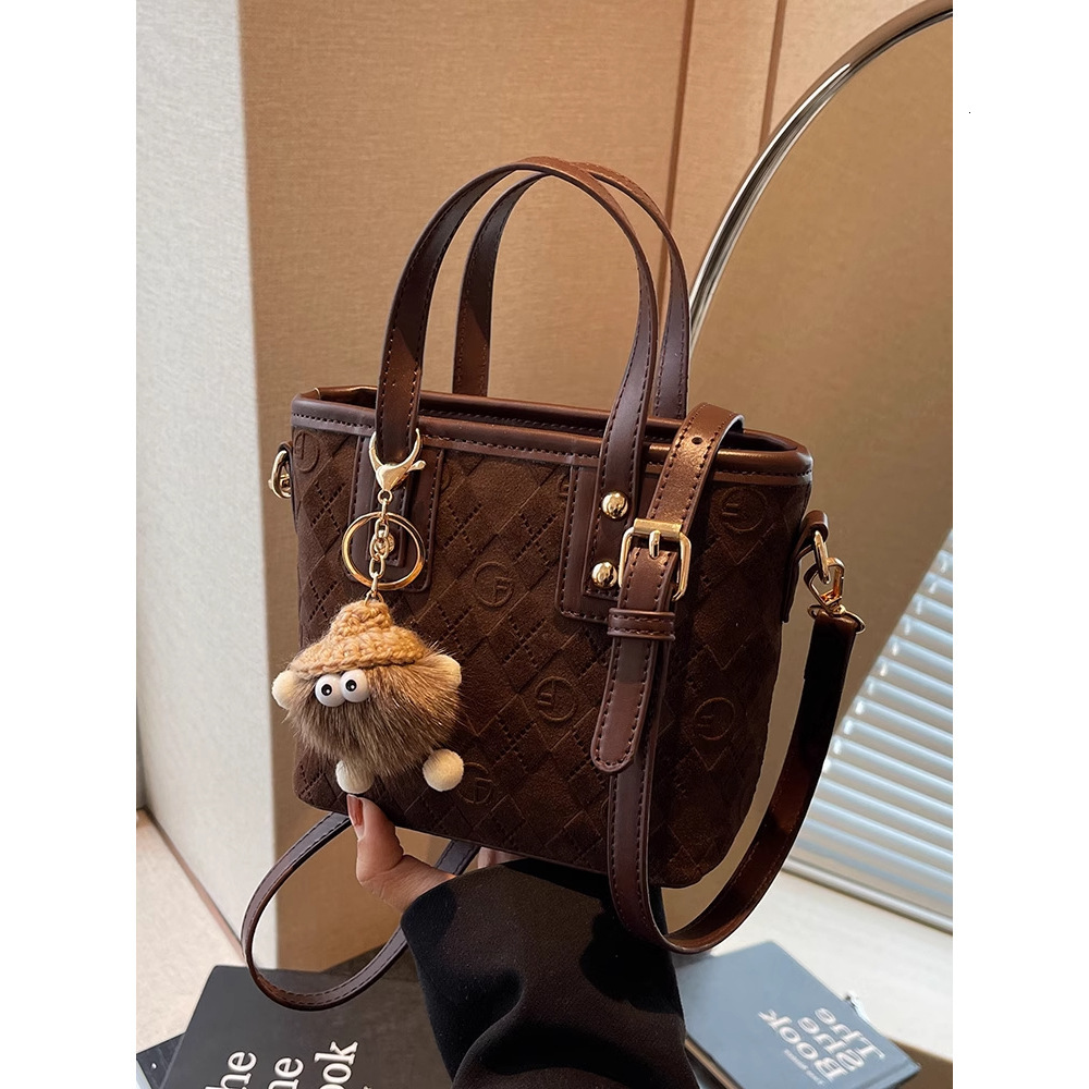 2025 Hot Style Bucket Niche Autumn Winter Frosted Vintage Crossbody Women Shoulder Bag
