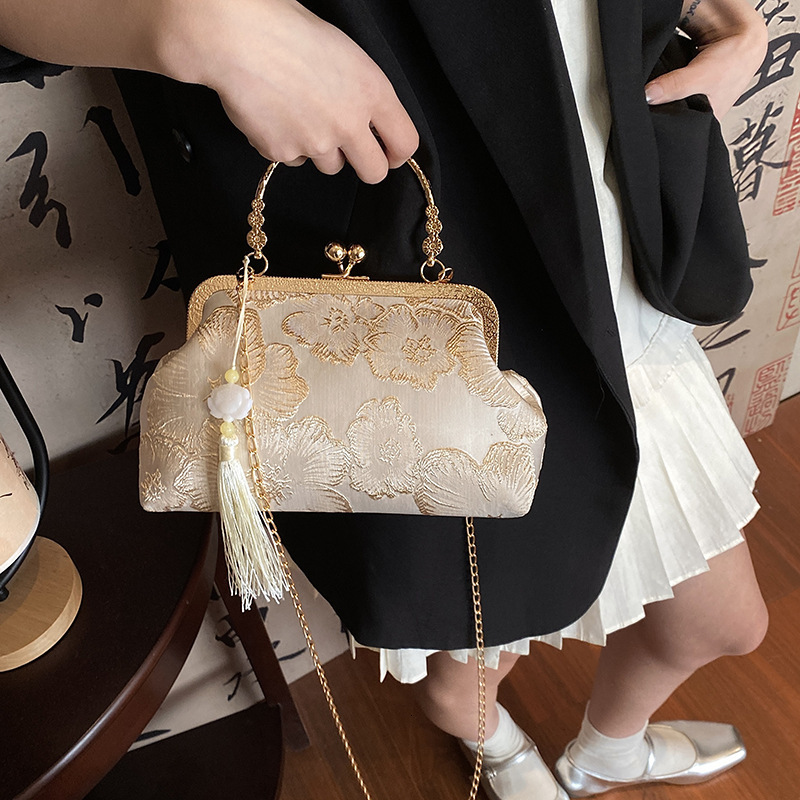 Luxury Brand Fashion Bag New Chinese-style Textured Wrap-around Handbag With Chinese Patterns. It Has High-end Texture And Charm, Suitable For Formal 