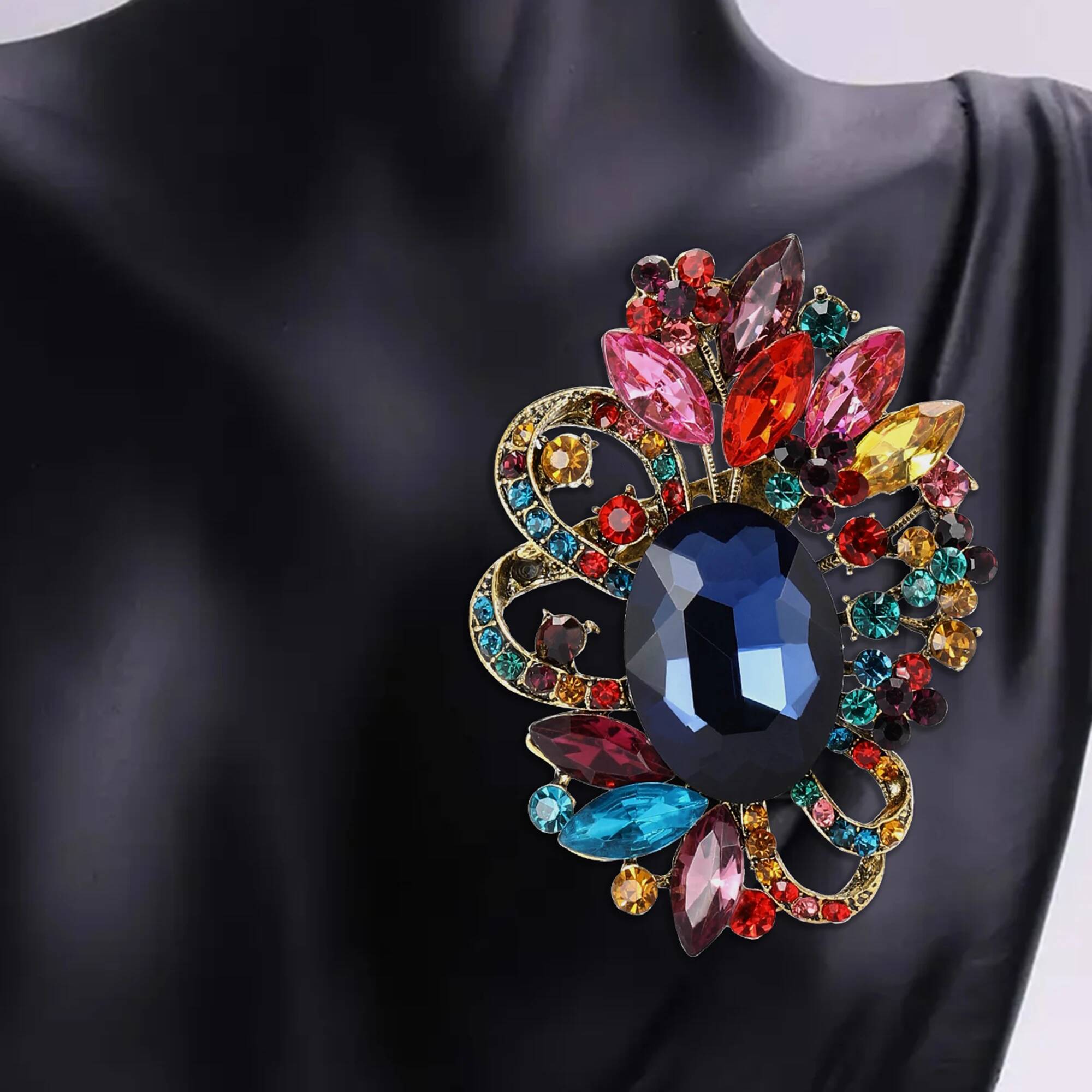 Luxury Rhinestone Crystal Flower Brooches for Women Unisex Creativity Pins Banquets Party Backpack Gifts Jewelry Accessories