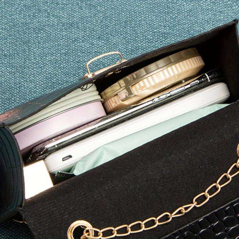 Chic Crocodile Embossed Mini Handbag For Women Trendy Solid Color Fixed Strap Twist Lock Closure Polyester Lined QIBALIANGPIN