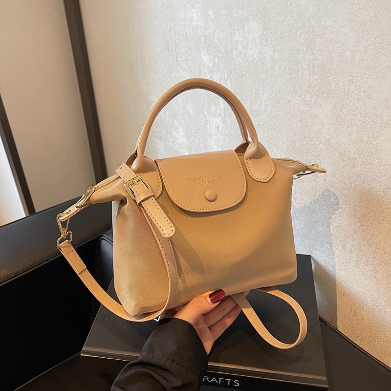 Light Luxury Casual High-End Women 2025 New Lightweight Nylon Dumpling for Work Commute Crossbody Bag
