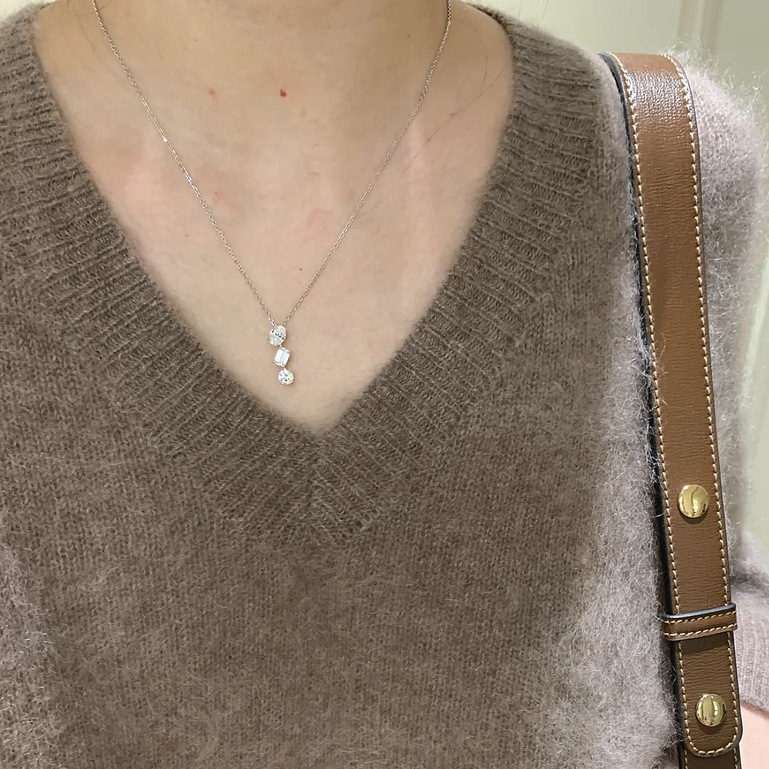 Designer luxury French-style light luxury irregular sparkling diamond pigeon egg zircon necklace for women, niche design with a high-end feel, collarb