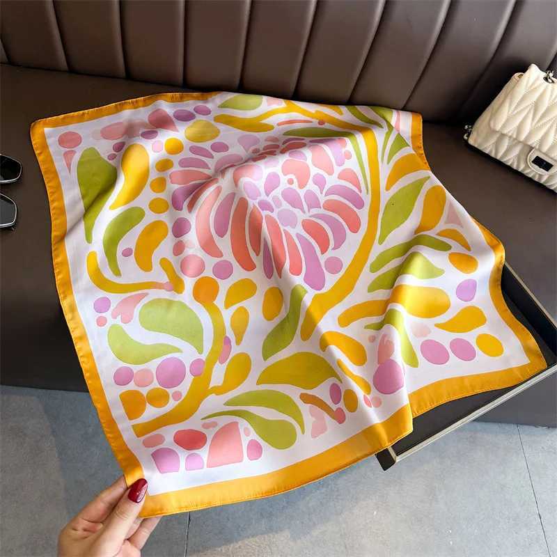 2026 New Fashion Pattern Print Silk Square Scarf Wen Suitable All Seasons Decoration Scarf Soft Foard Bandana Neck Ties X260328