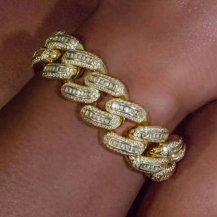 Iced Out Bling 18mm CZ Heavy Chunky Cuban Link Chain Bracelet Gold Silver Color 5A Moissanite Hip Hop Fashion Women Men Jewelry
