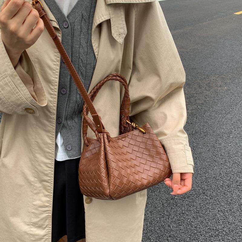 Shoulder Bag Luxury Bag Women's Autumn Winter Outdoor Casual Crossbody Bag Handheld Small Boutique Bucket Bag Designer Bags Large Capacity Undera