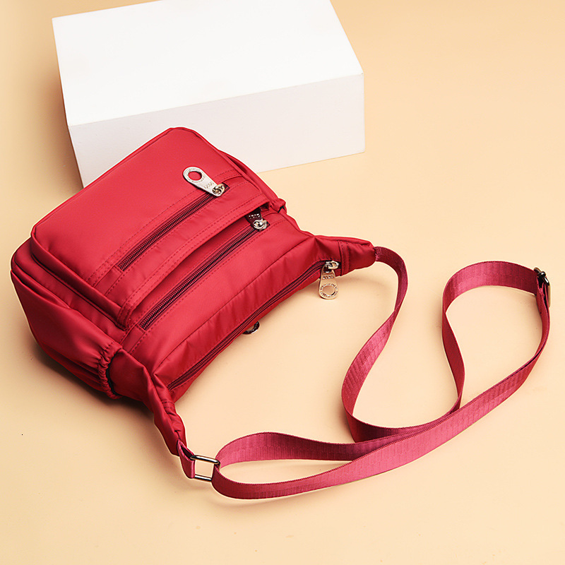 autumn winter women's small for commuting, casual, versatile, sports, and travel, 2025 new Korean version crossbody bag