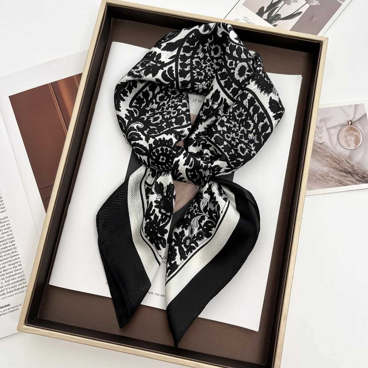 Luxury Design 70cm Satin Square Print Scarf Wen Scarves Bandana Hijab Neckerchief Shawl Kerchief Hair Band Foard Lady X260328