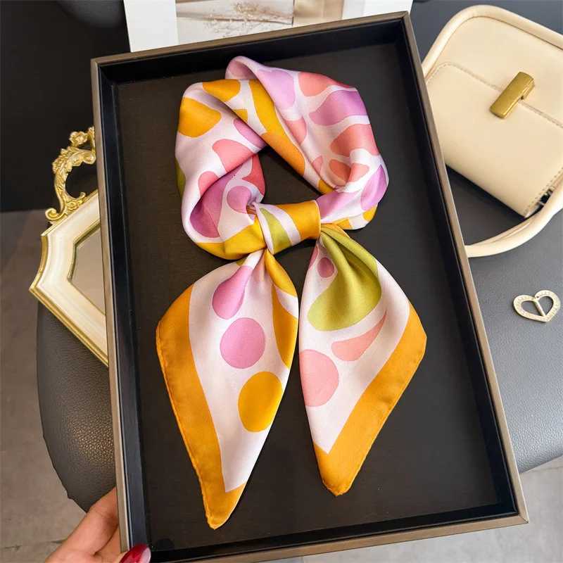 2026 New Fashion Pattern Print Silk Square Scarf Wen Suitable All Seasons Decoration Scarf Soft Foard Bandana Neck Ties X260328