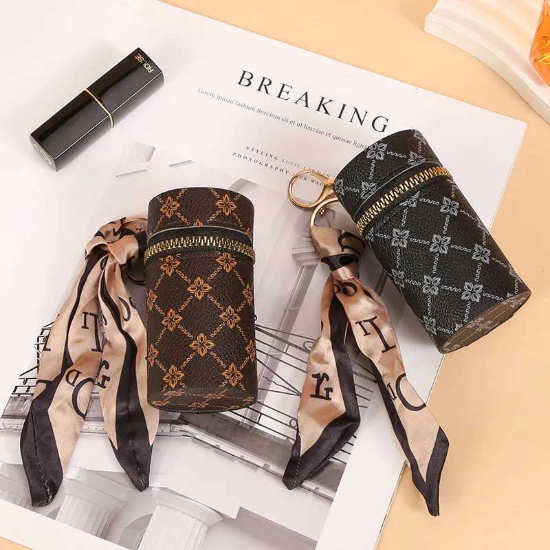Scarf Pattern Lipstick Keychain Mini PU Leather Holder with Keyring Monogram Print Bag Charm for Women Cute Cosmetic Pendant Z260330