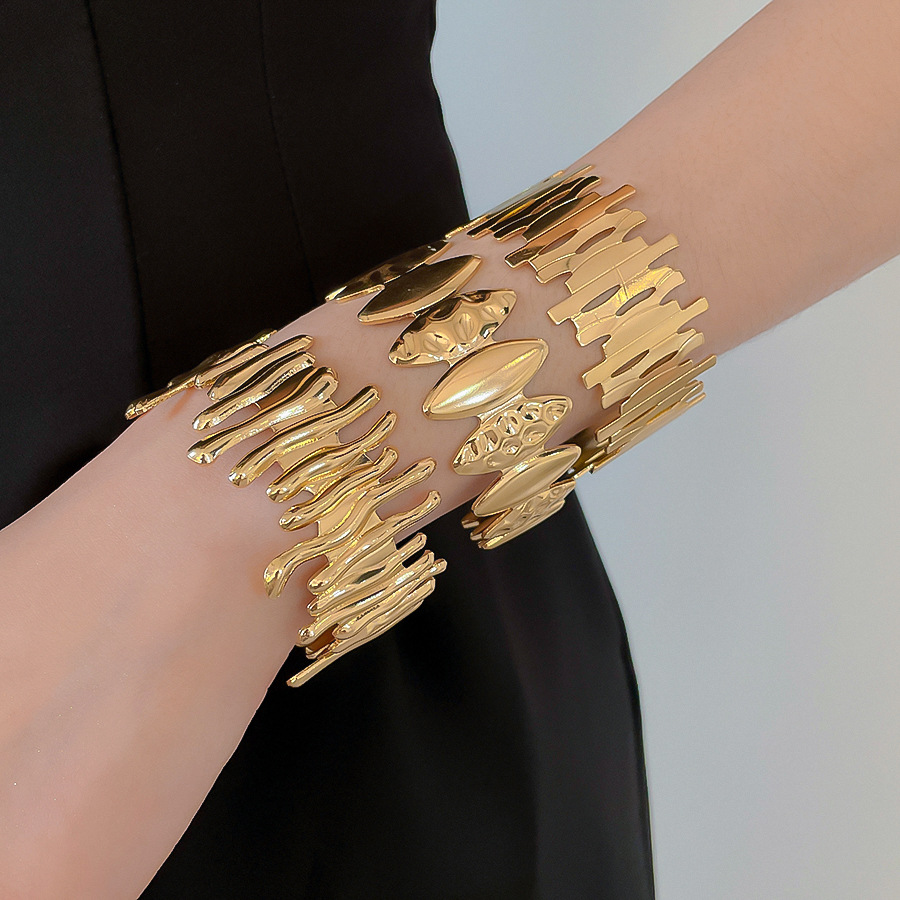 European American metal irregular open bangles, trendy and fashionable exaggerated design bracelets, niche high-end jewelry wholesale - view 4