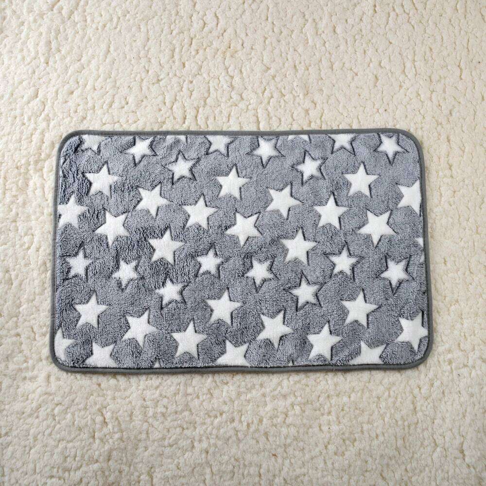 Fashion Pet Dog Blanket for Small Medium Dogs Cats Autumn Winter Cozy Soft Puppy Print Bed Mat Bulldog Pug French Accessories