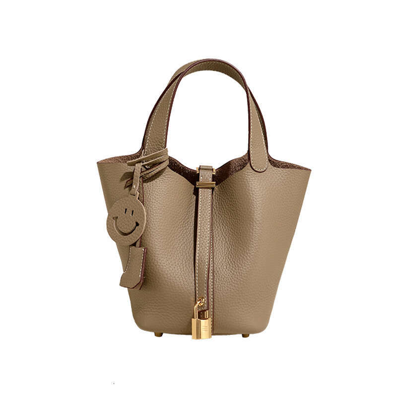 Designer Bag Tote bag Luxury Leather Messenger Shoulder Canvas Bag Handbag Fashion Wallet Outdoor Beach Bag Woman Shopping Bag High Quality Wallet 99