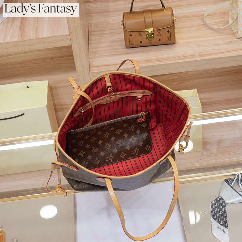 Lady's Fantasy Large Capacity Tote Bag for Women, Niche Single Shoulder Bag, New Autumn Winter Commuter Design,