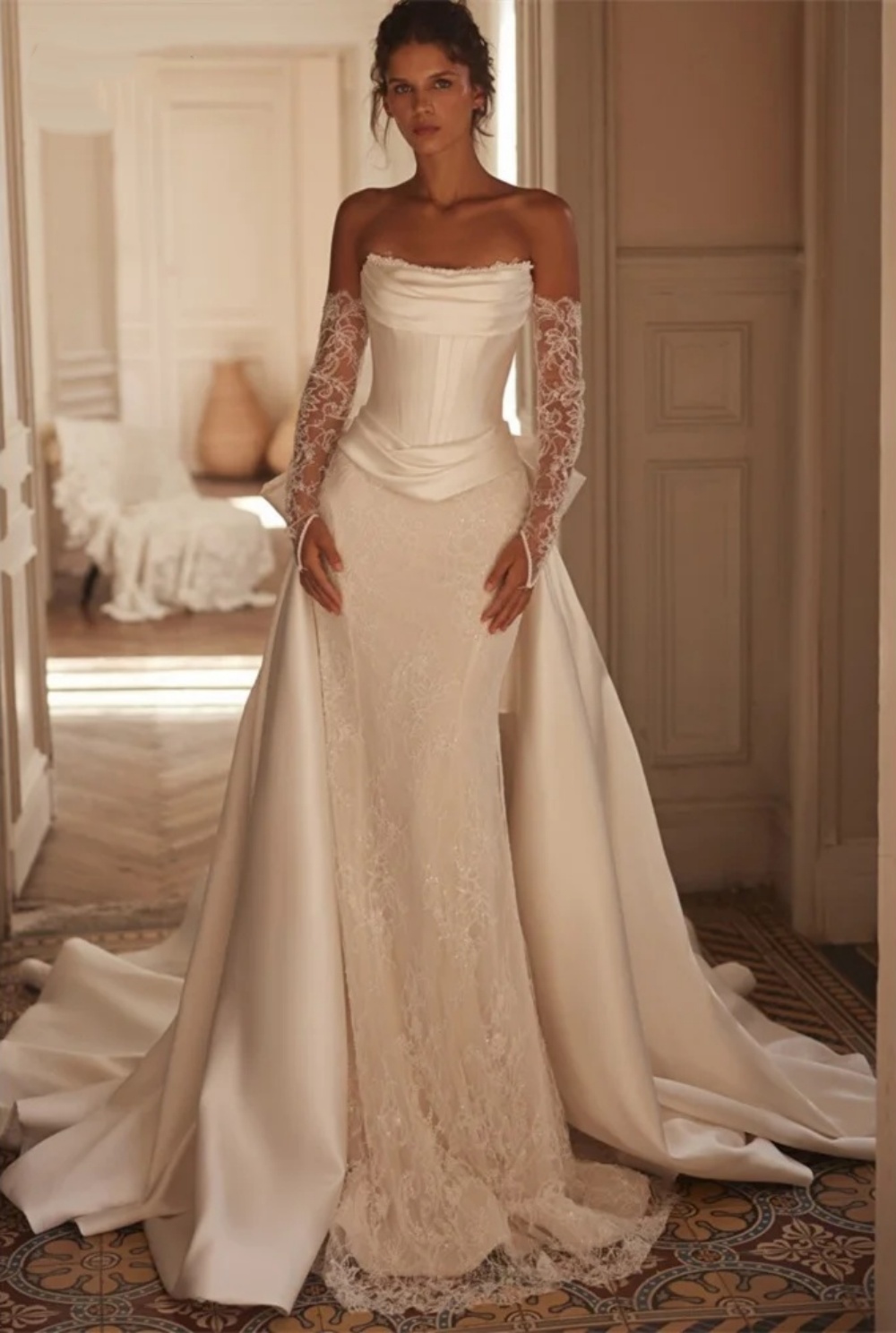 Graceful Mermaid Wedding Dresses Strapless Removable Sleeves Bridal Gown Lace Detachable Train Dress Custom Made