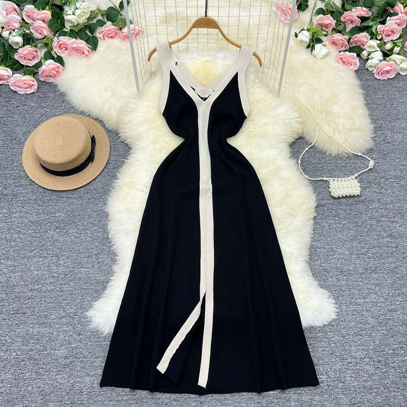 2026 Spring/Summer New Fashionable and S18 Elegant Color Block V-neck Long Knitted Women's Tank Top Hepburn Black Dress