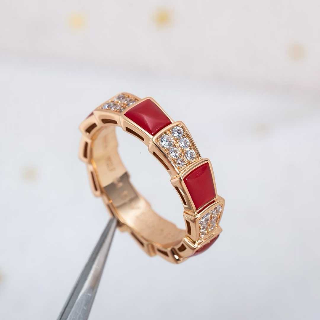 Ring Gold Closed Snake Bone Narrow Wide Version Mother-Of-Pearl Chalcedony Inlaid Diamond Ring Fashion Light Luxury Jewelry Ring
