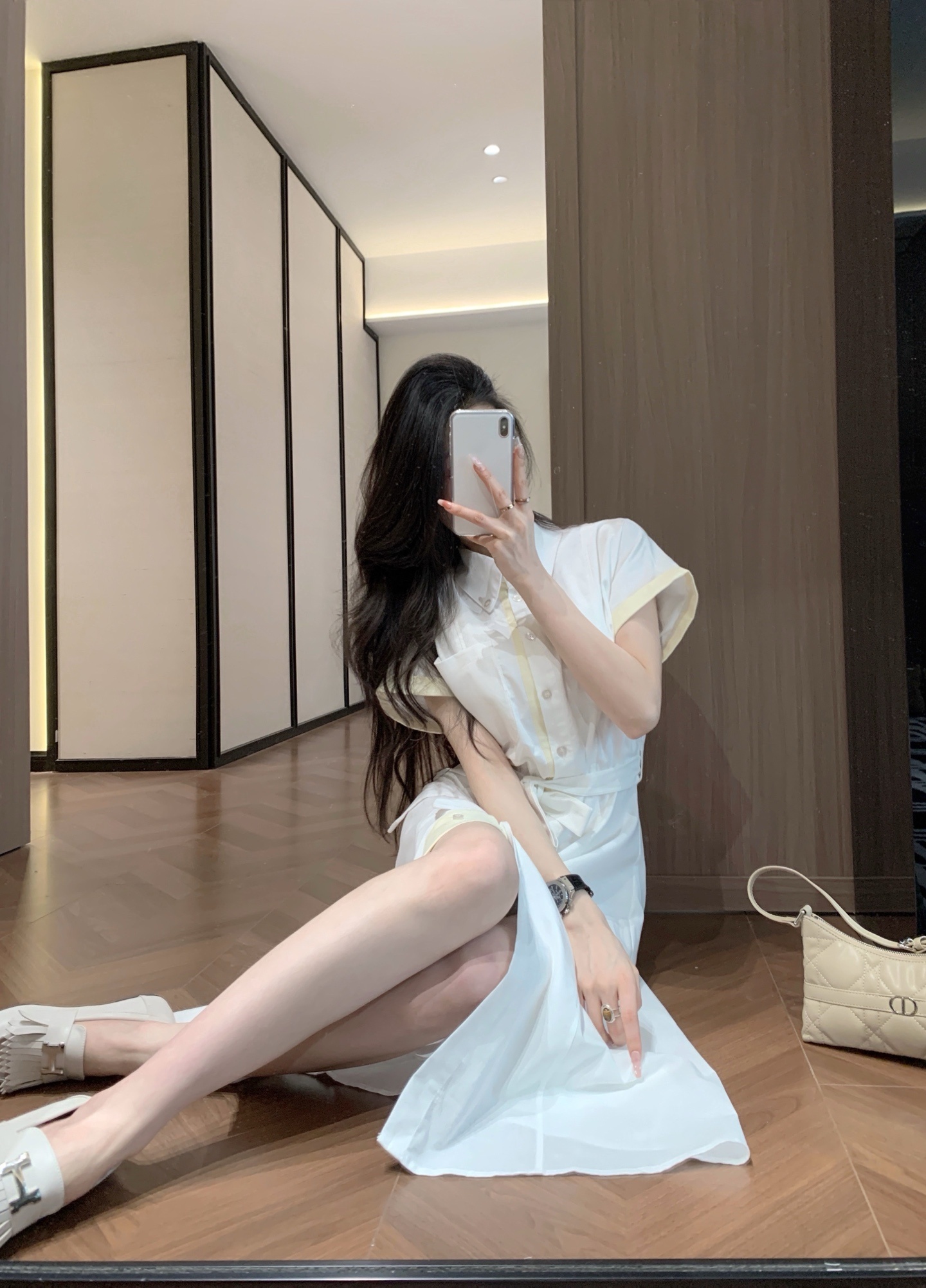 Chic Shenzhen Nan'ou Minimalist Embellished Neckline Flap Hem Unbuttoned Women's Top