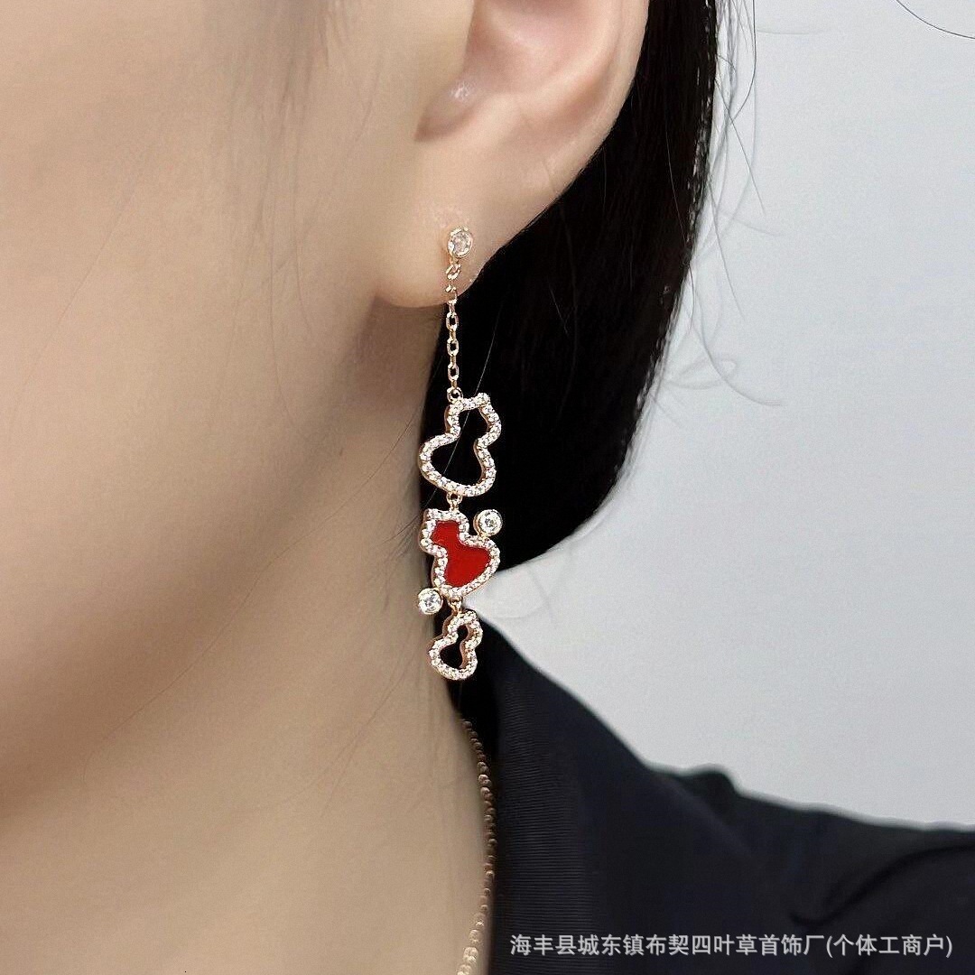 Designer luxury New high-quality V-gold version with white mother-of-pearl hollow pendant, fortune and prosperity bracelet,