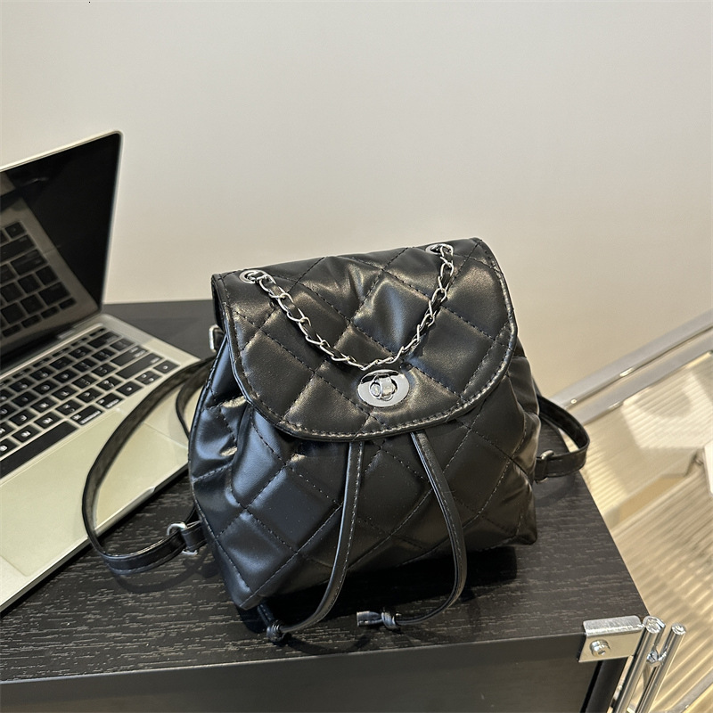 Free Shipping High Value Metallic Quilted Backpack for Women Mini Bucket Bag with Chain Strap