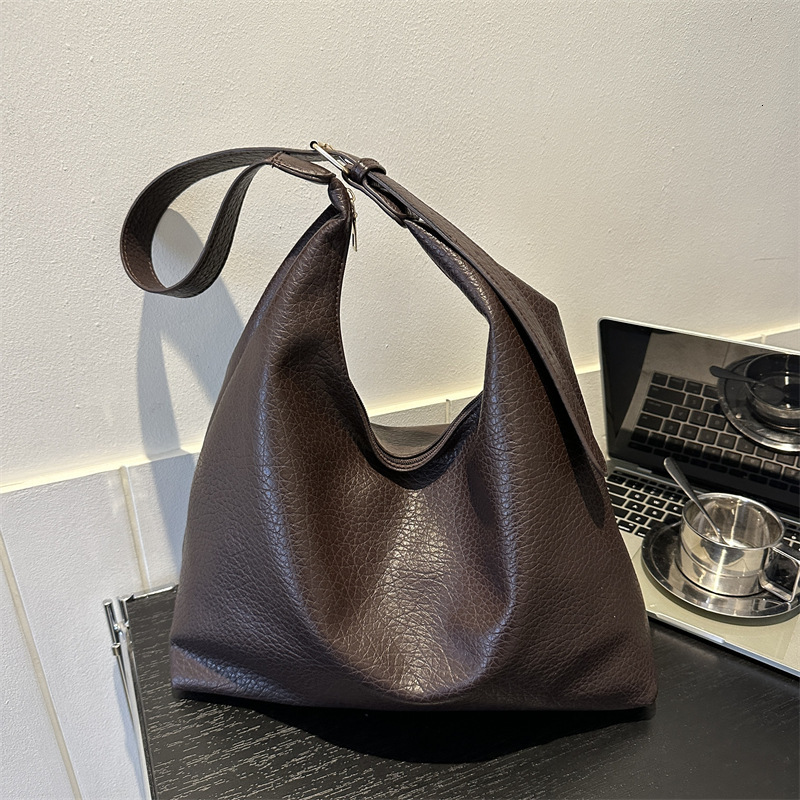 Free Shipping High Value Cross-border textured commuter handbag 2026 new vintage fashion single shoulder underarm tote women's trendy bag