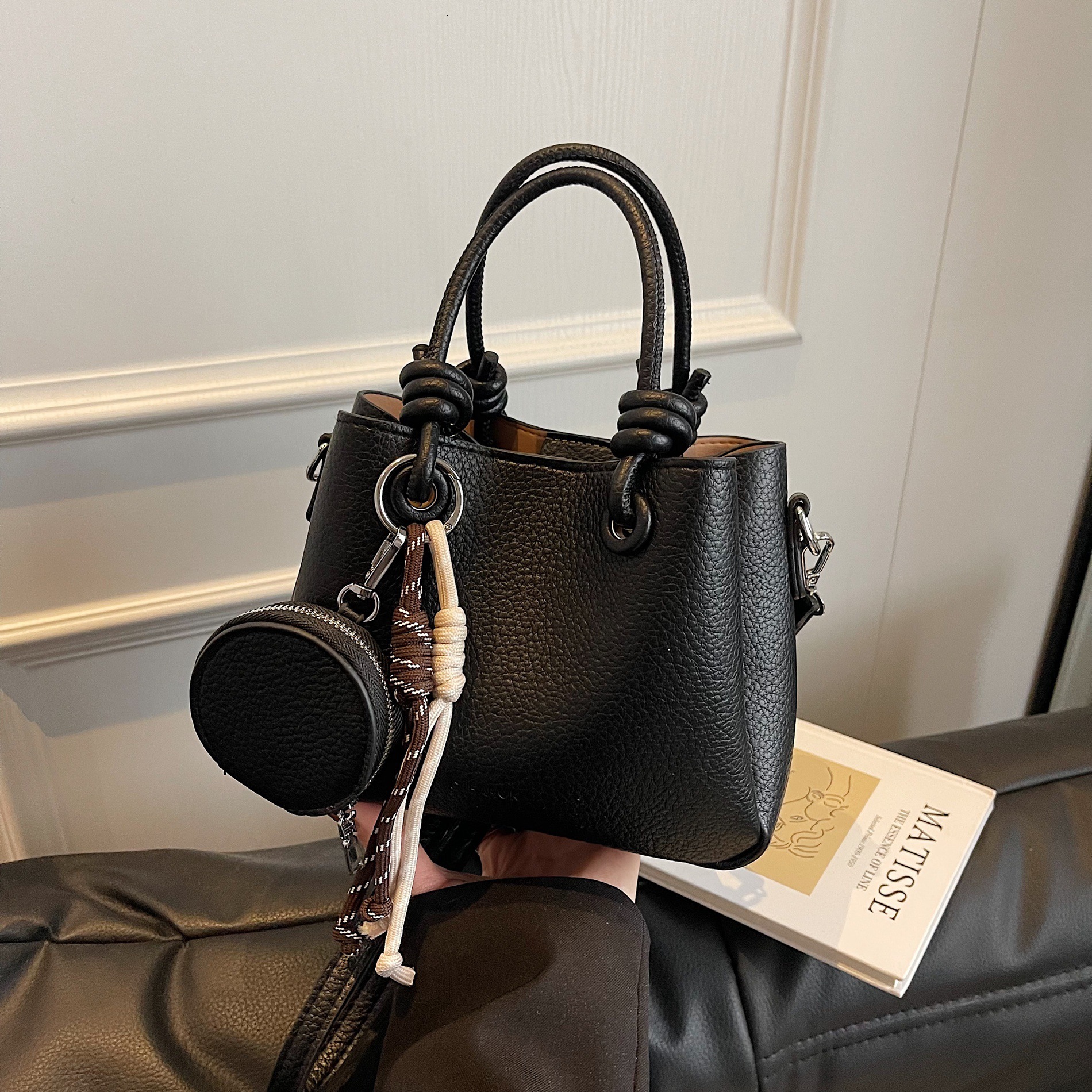Women's 2026 Spring/Summer New Trendy Fashionable Shoulder Crossbody Bag Large Capacity Versatile Retro Korean Style Handbag for Women