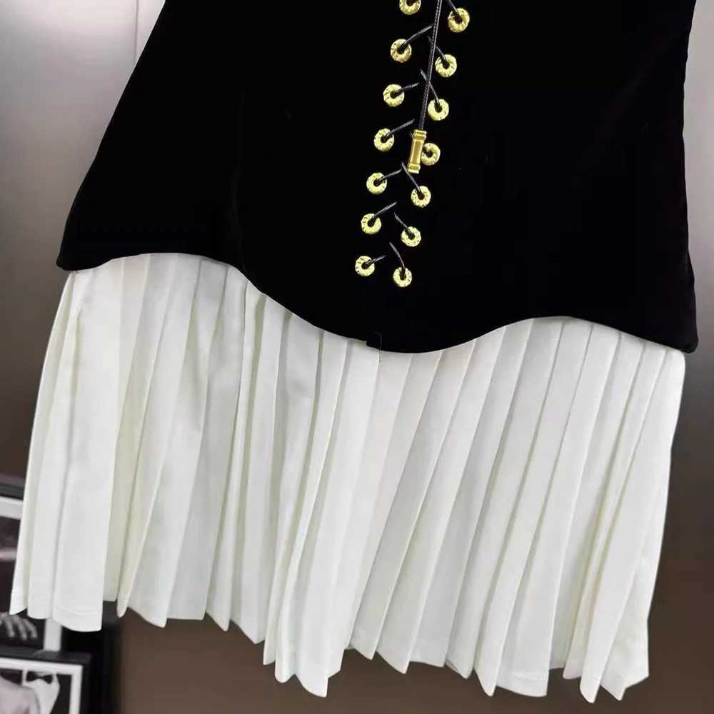 Dark Luxury Velvet Strapless Drawstring Waist Strapless Skirt 2026 Winter Metal Decoration Pleated Patchwork Dress C260331