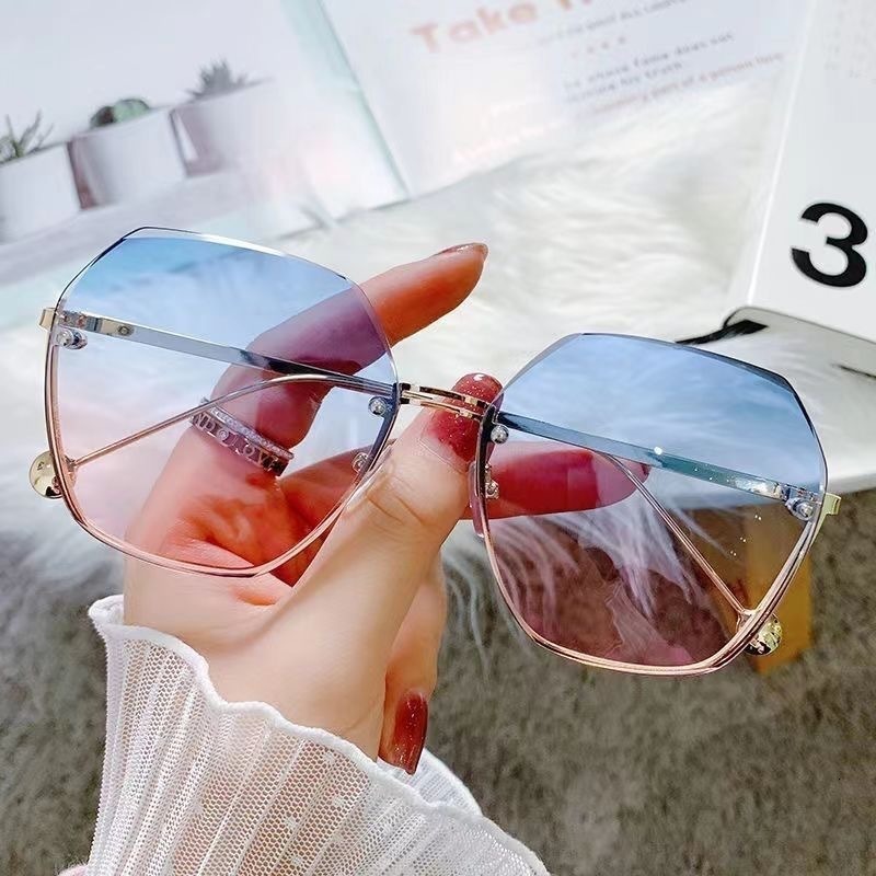 2026 New Fashion Frameless Sunglasses Popular With Irregular Cut Edges And Gradient Designer Sunglasses Lenses Street Style Sunglasses For Women - view 4