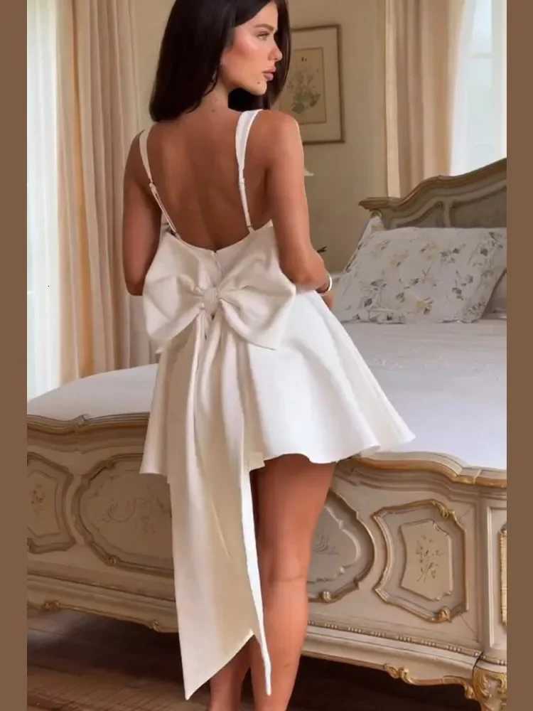 Women White Bow Pleated Dress Backless Waist Cinching Slim Fit A-line Mini Sling Dresses 2025 Lady Vacation Party Vestidos New C260331